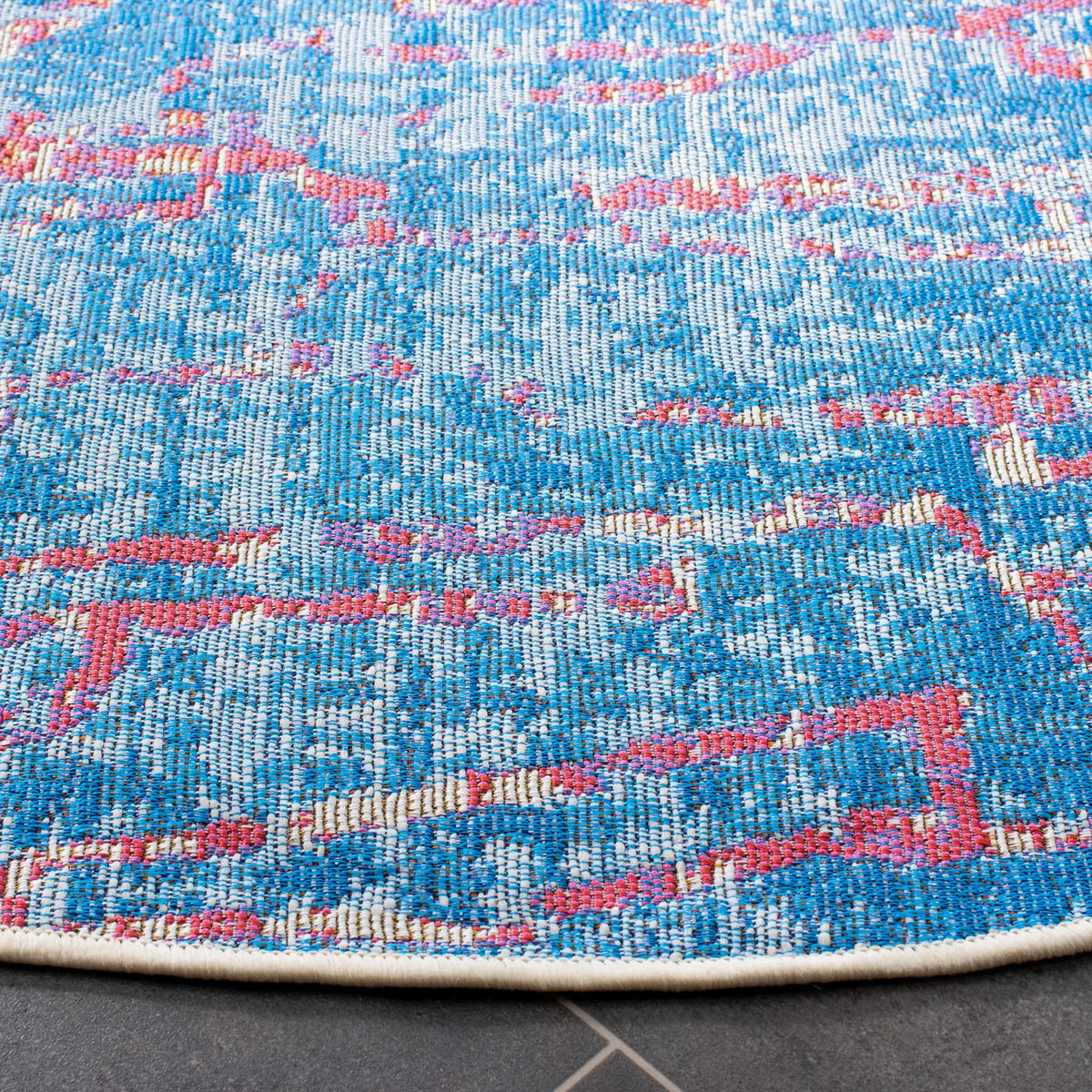 Safavieh Summer 6'-7" x 6'-7" Rug in Blue / Red