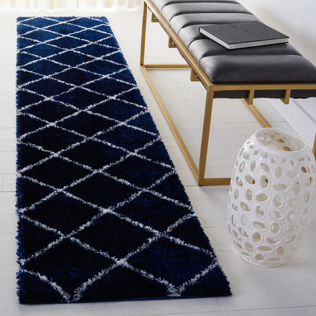 Safavieh Tahoe Shag 2'-0" x 9'-0" Rug in Navy / White