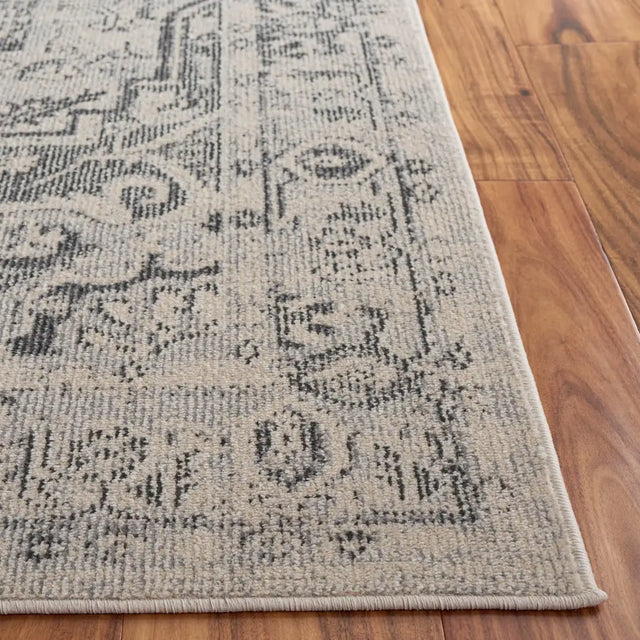 Safavieh Madison 5'-3" x 7'-6" Rug in Ivory / Grey
