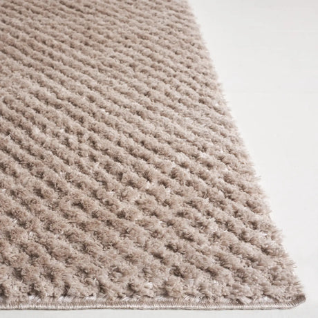 Safavieh Penelope Shag 4'-0" x 6'-0" Rug in Taupe
