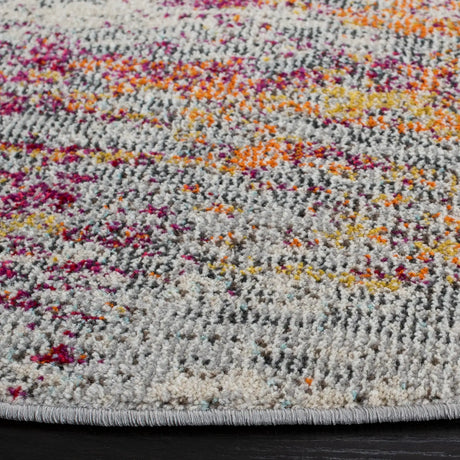 Safavieh Madison 5'-0" x 5'-0" Rug in Grey / Gold