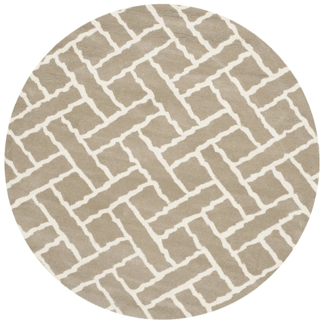 Safavieh Chatham 5'-0" x 5'-0" Rug in Beige / Ivory