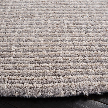 Safavieh Soho 6'-0" x 6'-0" Rug in Silver