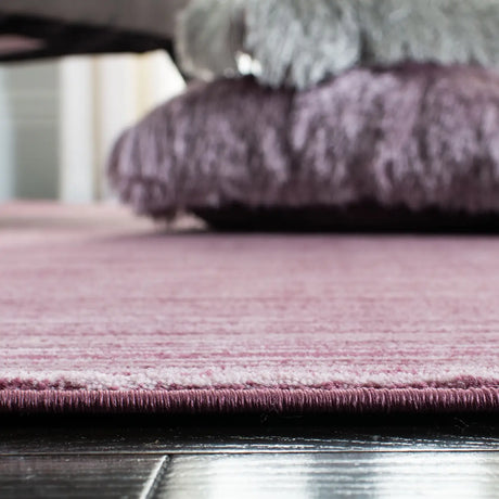 Safavieh Vision 4'-0" x 6'-0" Rug in Grape