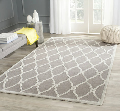 Safavieh Cambridge 4'-0" x 6'-0" Rug in Dark Grey / Ivory