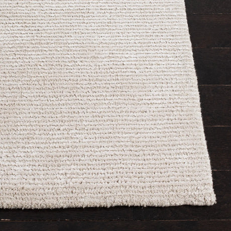 Safavieh Himalaya 4'-0" x 6'-0" Rug in Beige
