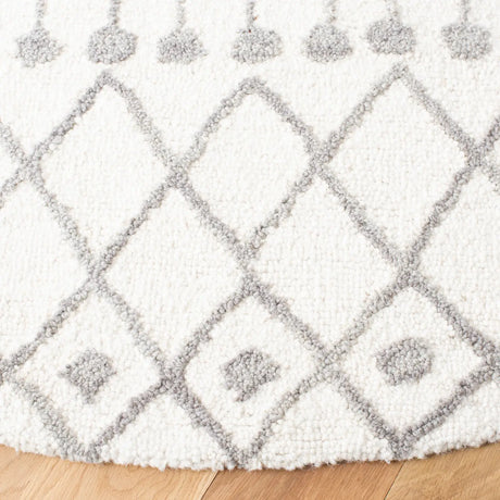 Safavieh Blossom 6'-0" x 6'-0" Rug in Ivory / Grey