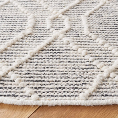 Safavieh Natura 6'-0" x 6'-0" Rug in Ivory / Black