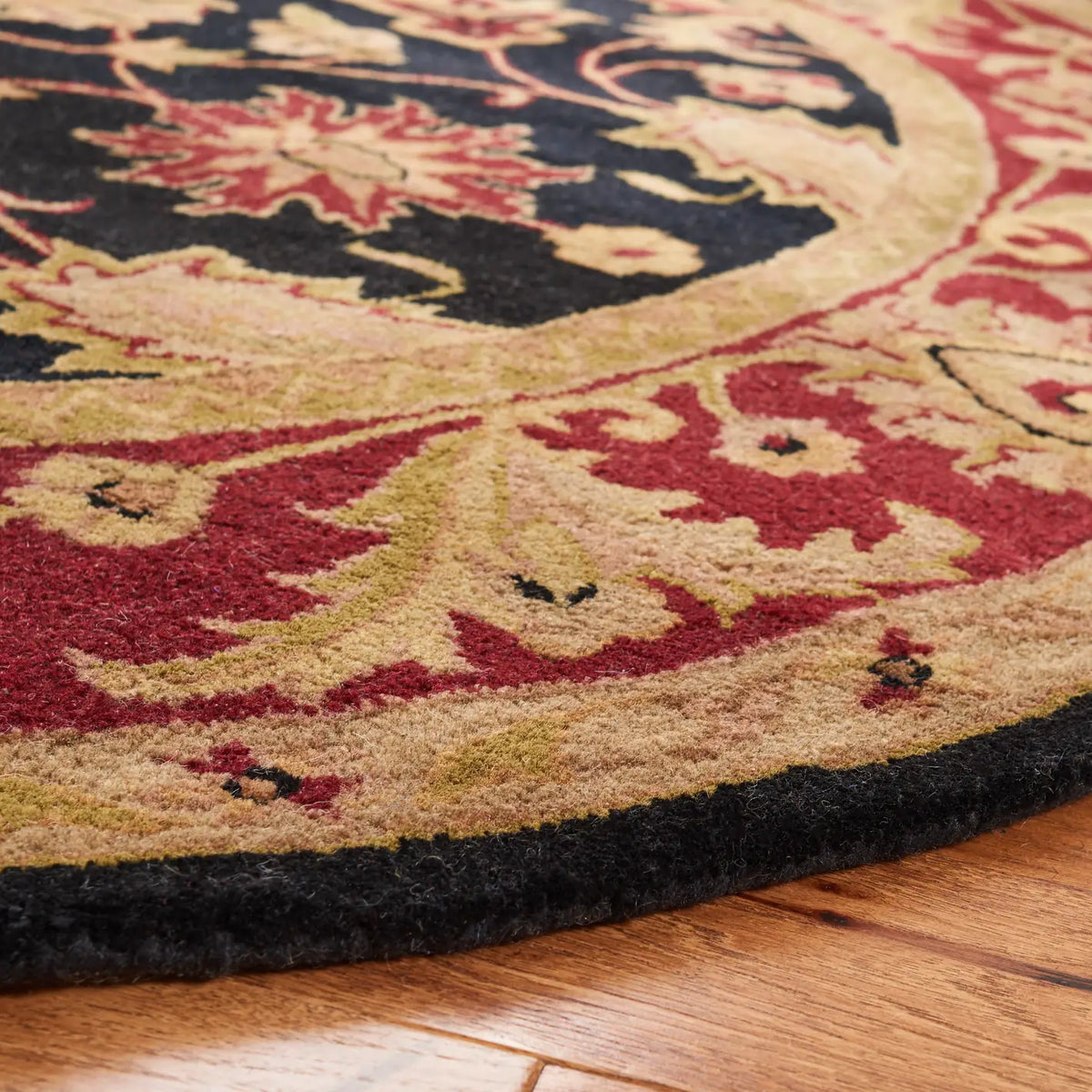 Safavieh Classic 6'-0" x 6'-0" Rug in Black / Burgundy