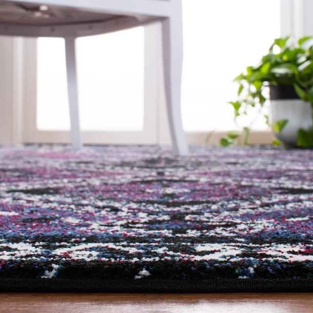 Safavieh Vintage Hamadan 4'-0" x 6'-0" Rug in Purple / Black
