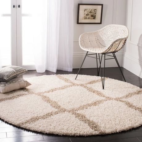 Safavieh Sgd-Dallas Shag 6'-0" x 6'-0" Rug in Ivory / Beige