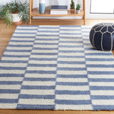 Safavieh Vermont 4'-0" x 6'-0" Rug in Ivory / Blue