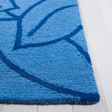 Safavieh Fifth Avenue 5'-0" x 8'-0" Rug in Blue / Ivory