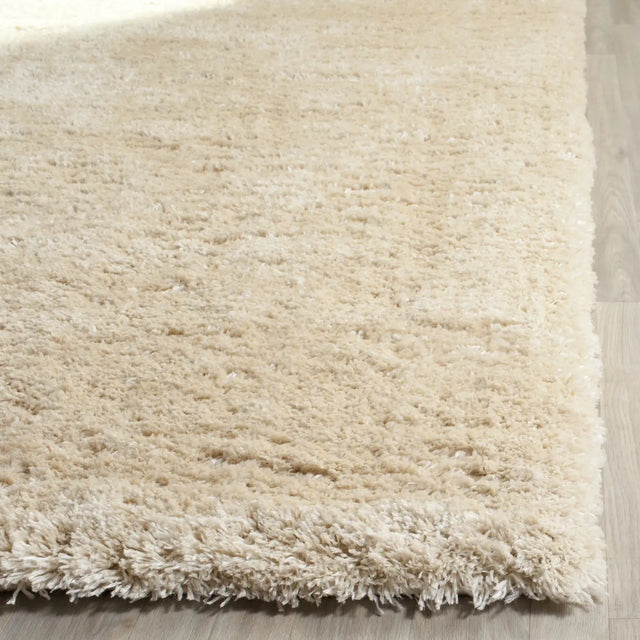 Safavieh Indie Shag 5'-1" x 7'-6" Rug in Light Beige