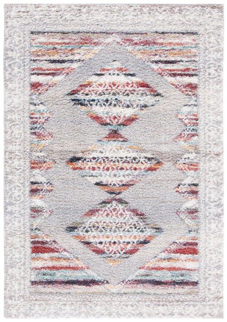Safavieh Calista 4'-5" x 6'-5" Rug in Grey / Ivory