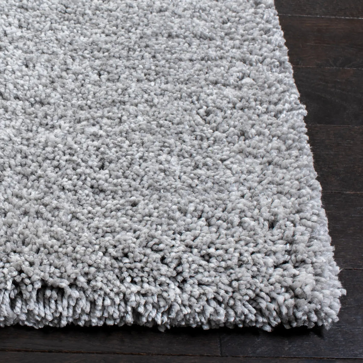 Safavieh Ultimate Shag 4'-0" x 6'-0" Rug in Silver / Silver