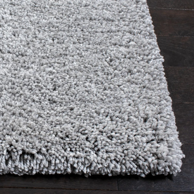 Safavieh Ultimate Shag 4'-0" x 6'-0" Rug in Silver / Silver