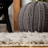 Safavieh Casablanca 5'-0" x 8'-0" Rug in Silver