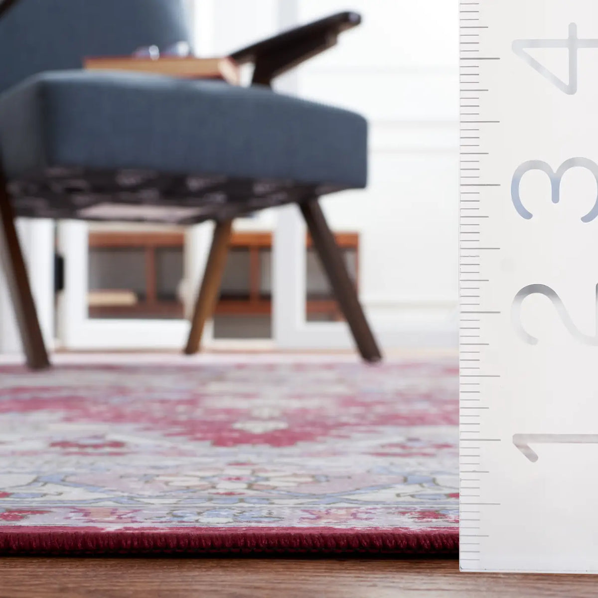Safavieh Tucson 4'-0" x 6'-0" Rug in Burgundy / Beige