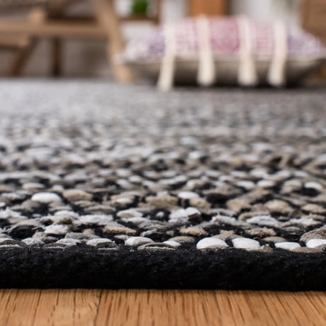 Safavieh Vintage Leather 4'-0" x 6'-0" Rug in Light Grey / Grey