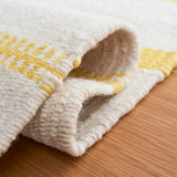 Safavieh Kilim 5'-0" x 8'-0" Rug in Gold / Ivory