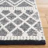Safavieh Natura 4'-0" x 6'-0" Rug in Ivory / Black
