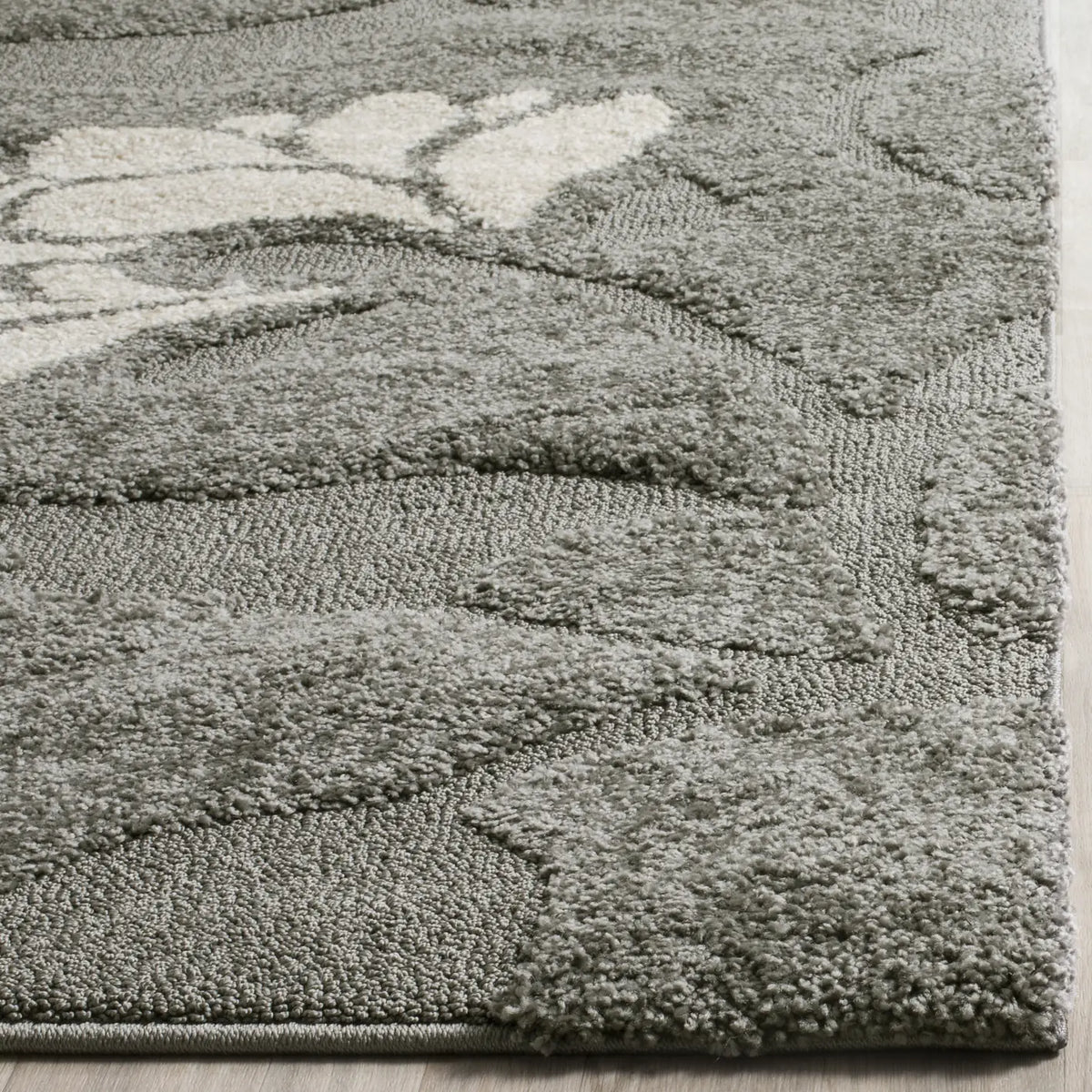 Safavieh Florida Shag 5'-3" x 7'-6" Rug in Grey / Beige