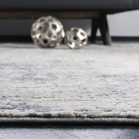 Safavieh Invista 4'-0" x 6'-0" Rug in Cream / Charcoal