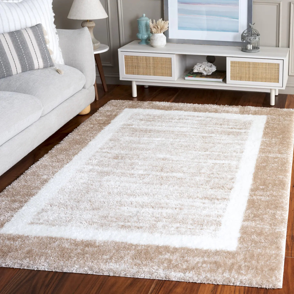Safavieh Tahoe Shag 4'-0" x 6'-0" Rug in Gold / Ivory