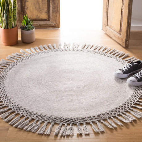 Safavieh Sahara 3'-0" x 3'-0" Rug in Beige