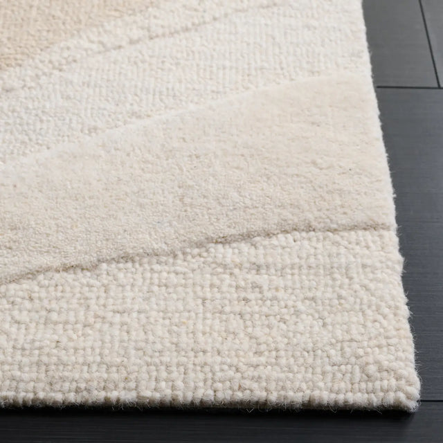 Safavieh Fifth Avenue 4'-0" x 6'-0" Rug in Ivory / Beige
