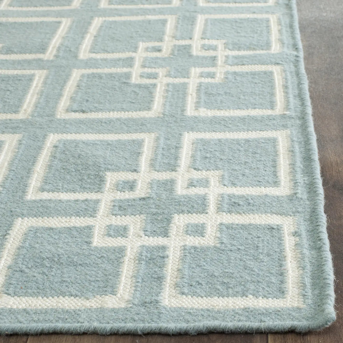 Safavieh Martha Stewart 2'-3" x 7'-0" Rug in Geyser Blue