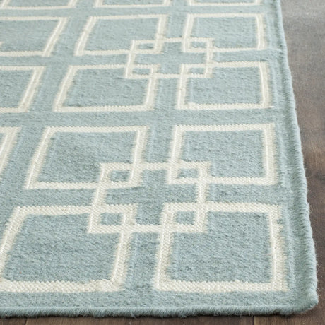 Safavieh Martha Stewart 2'-3" x 7'-0" Rug in Geyser Blue