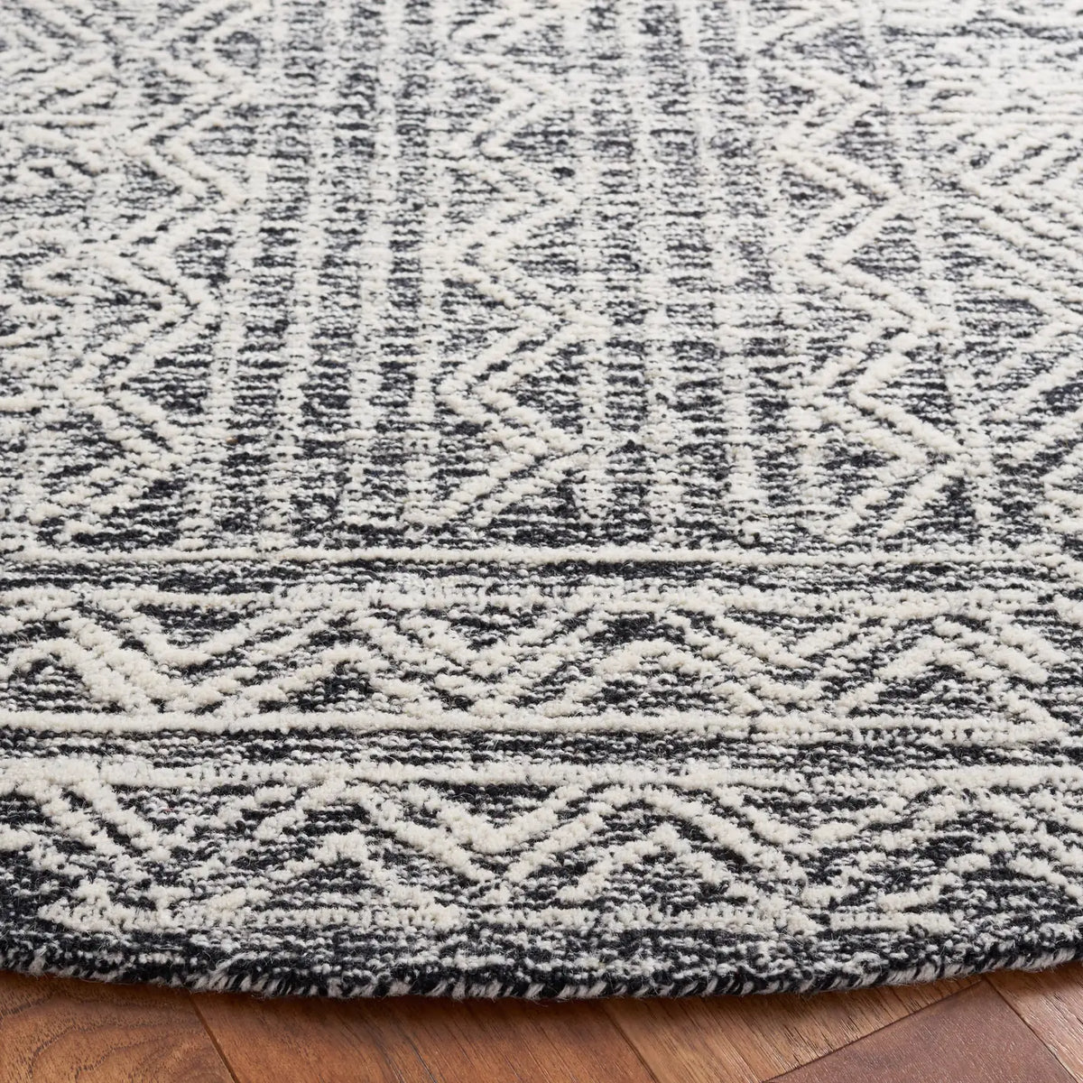 Safavieh Abstract 6'-0" x 6'-0" Rug in Black / Ivory