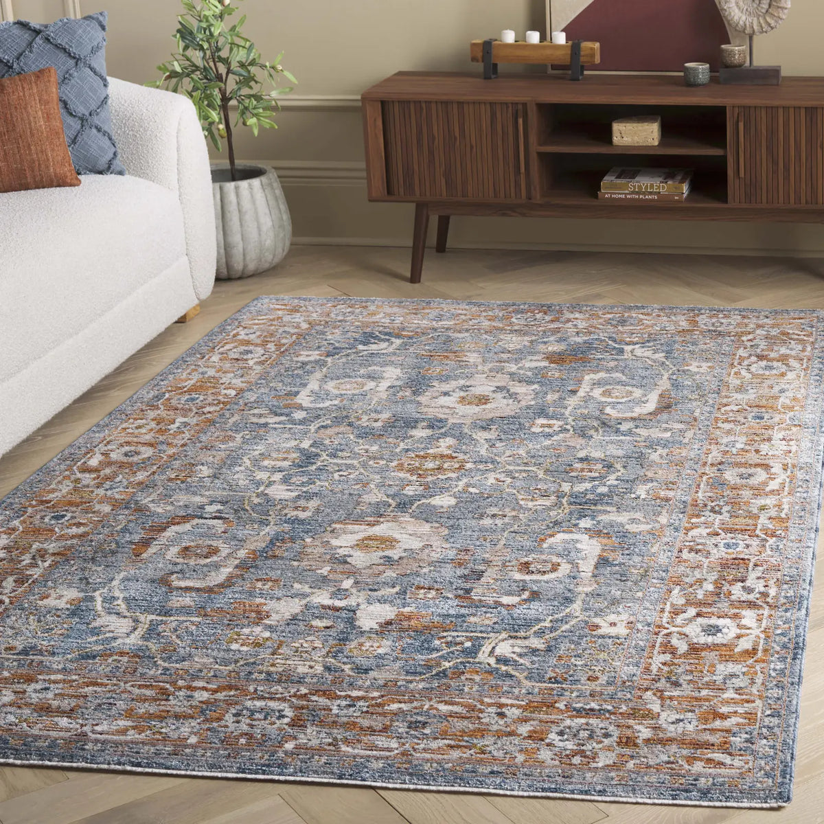 Safavieh Heirloom 700 4'-0" x 6'-0" Rug in Grey / Blue Rust