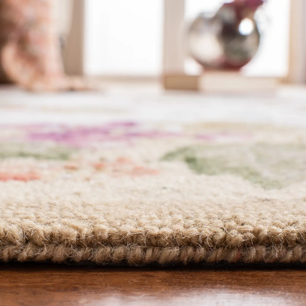 Safavieh Chelsea 5'-3" x 8'-3" Rug in Ivory