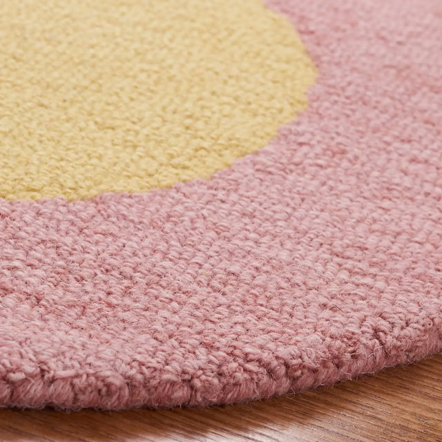 Safavieh Novelty 5'-0" x 5'-0" Rug in Pink / Yellow
