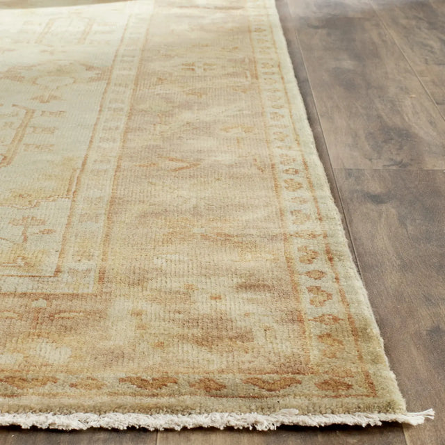 Safavieh Oushak 6'-0" x 9'-0" Rug in Soft Green / Rust