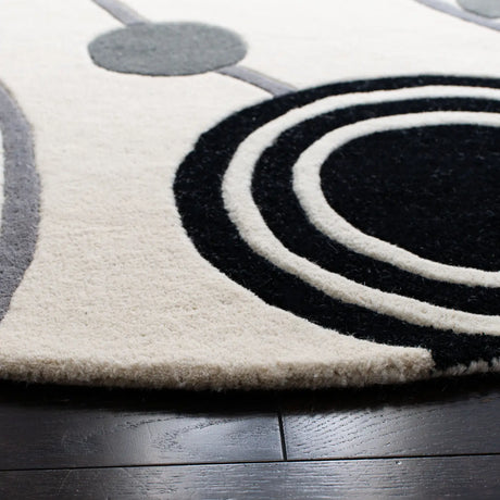 Safavieh Soho 6'-0" x 6'-0" Rug in Ivory / Grey
