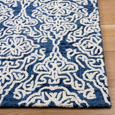 Safavieh Blossom 4'-0" x 6'-0" Rug in Navy / Ivory