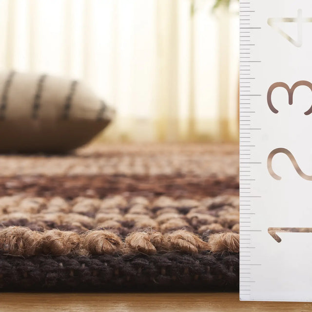Safavieh Natural Fiber Couture 4'-0" x 6'-0" Rug in Natural / Brown
