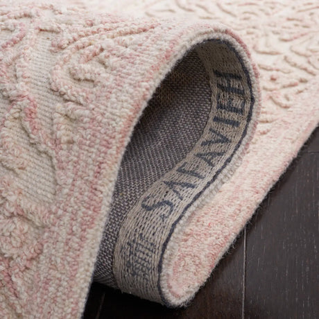Safavieh Martha Stewart 4'-0" x 6'-0" Rug in Ivory / Pink