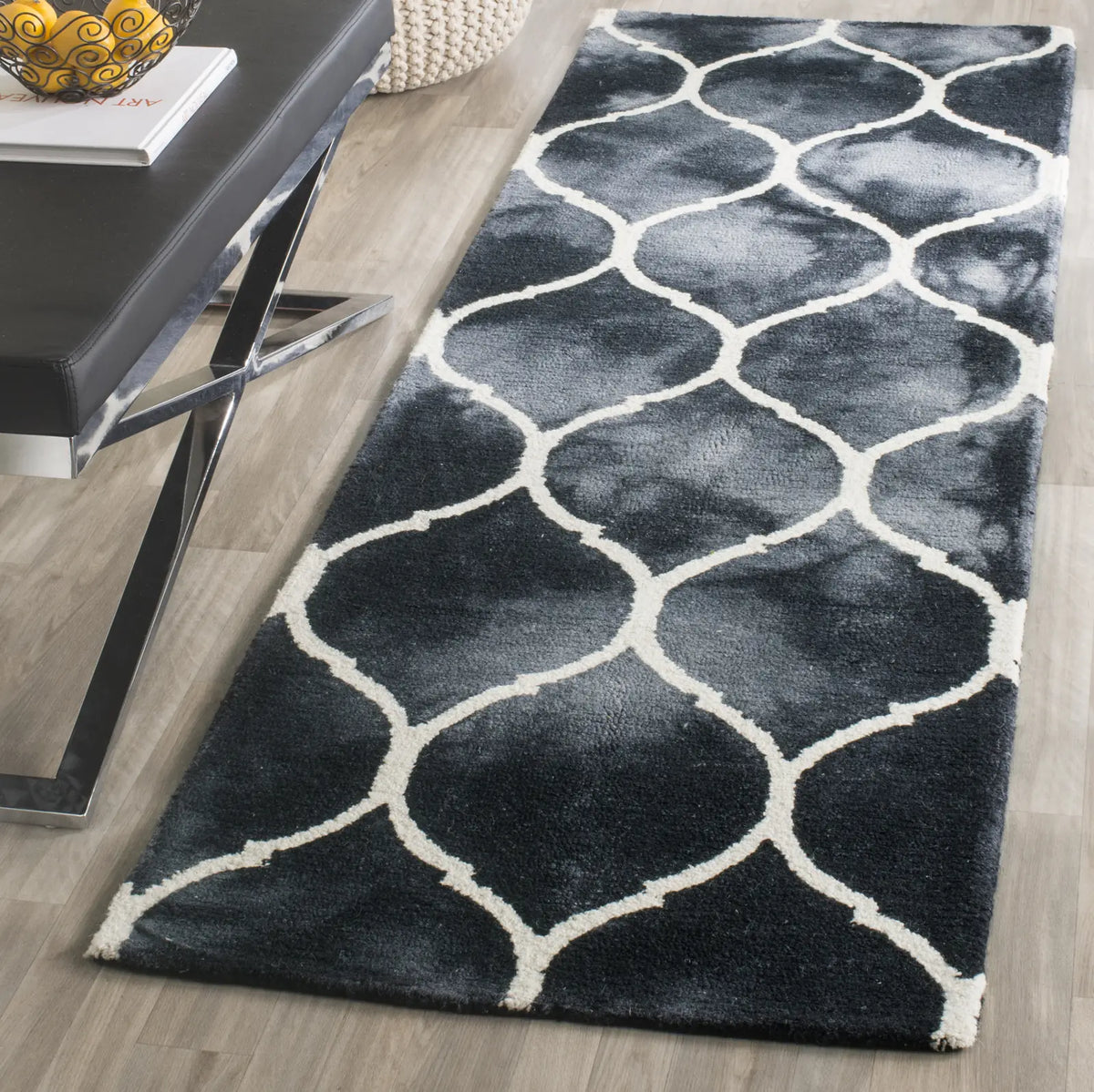 Safavieh Dip Dye 2'-3" x 8'-0" Rug in Graphite / Ivory