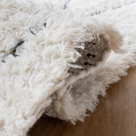Safavieh Natura 4'-0" x 6'-0" Rug in Ivory / Black