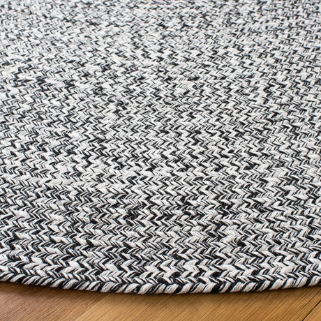 Safavieh Braided 5'-0" x 5'-0" Rug in Ivory / Black
