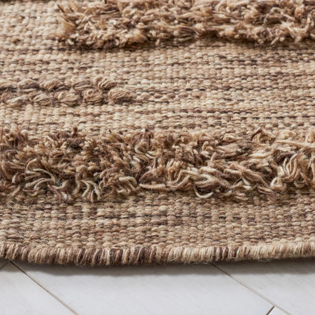 Safavieh Vermont 6'-0" x 6'-0" Rug in Brown / Beige