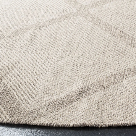 Safavieh Montauk 6'-0" x 6'-0" Rug in Grey