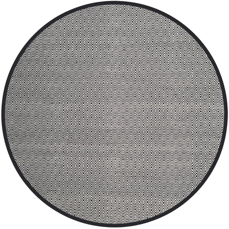 Safavieh Montauk 6'-0" x 6'-0" Rug in Ivory / Navy