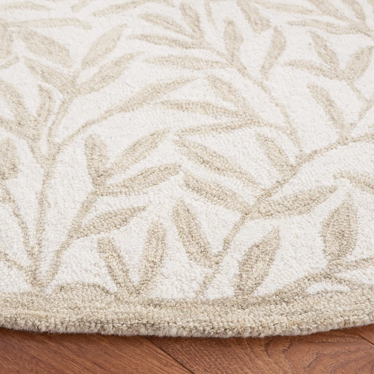 Safavieh Jardin 6'-0" x 6'-0" Rug in Ivory / Beige