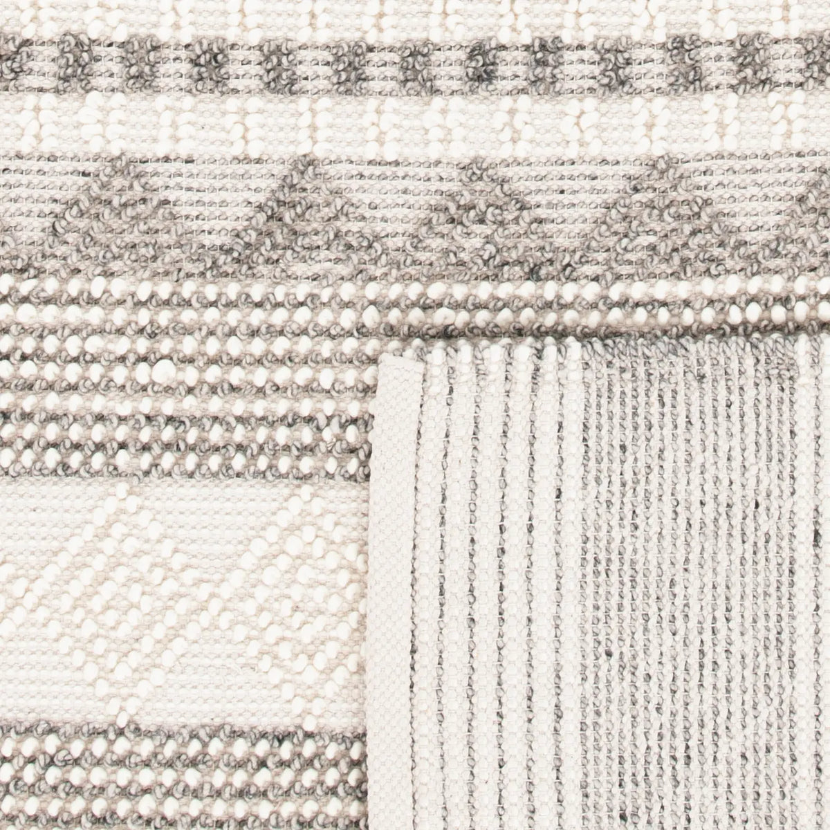 Safavieh Natura 4'-0" x 6'-0" Rug in Grey / Ivory